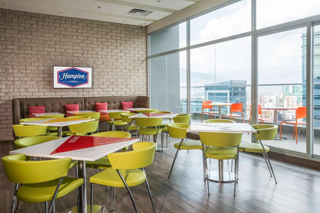 Готель Hampton By Hilton Lima San Isidro Ресторан фото